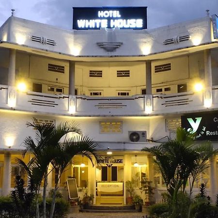 Hotel White House Dehradun Dış mekan fotoğraf