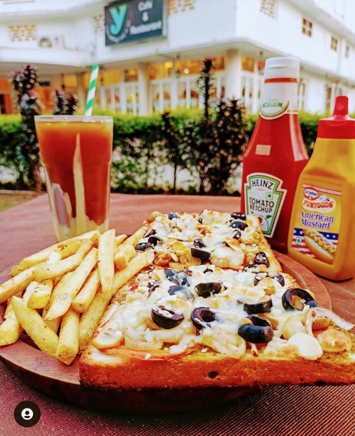 Hotel White House Dehradun Dış mekan fotoğraf