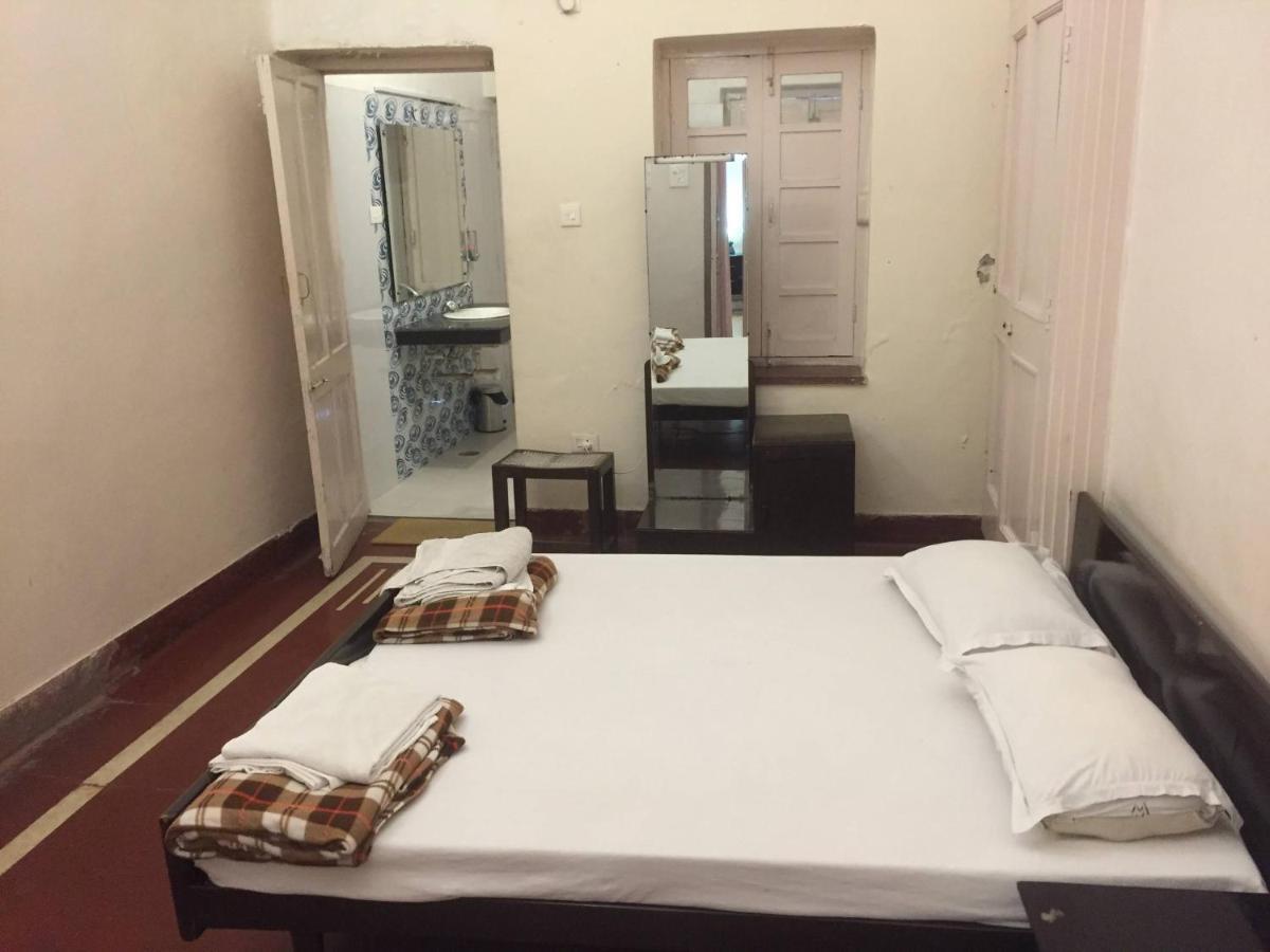 Hotel White House Dehradun Dış mekan fotoğraf