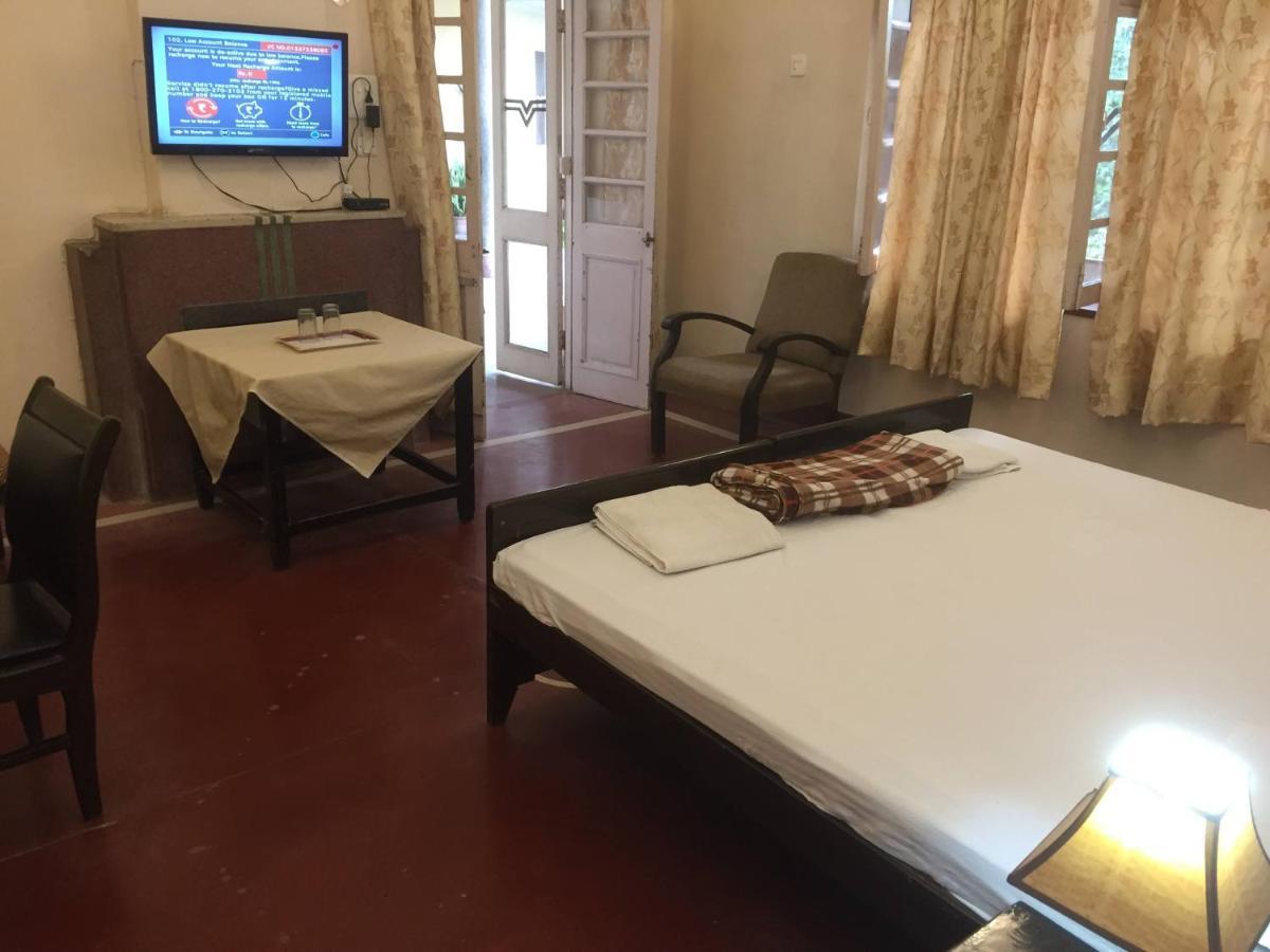 Hotel White House Dehradun Dış mekan fotoğraf