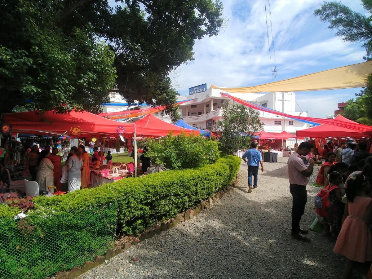 Hotel White House Dehradun Dış mekan fotoğraf