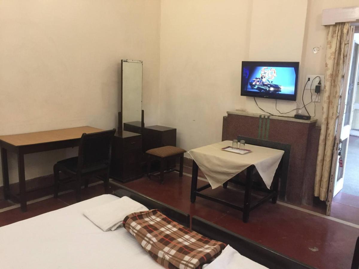Hotel White House Dehradun Dış mekan fotoğraf