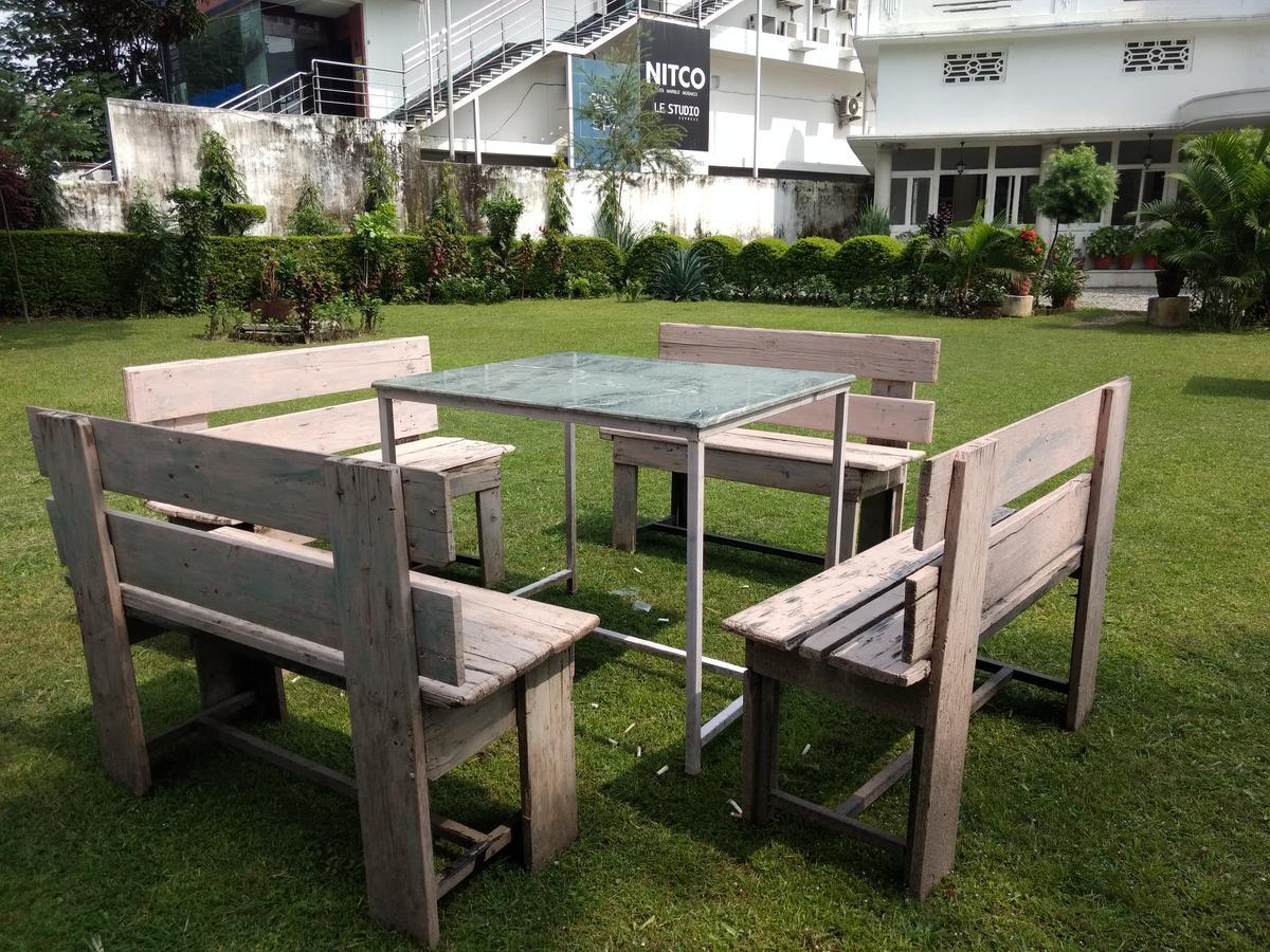 Hotel White House Dehradun Dış mekan fotoğraf