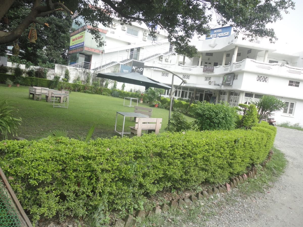 Hotel White House Dehradun Dış mekan fotoğraf