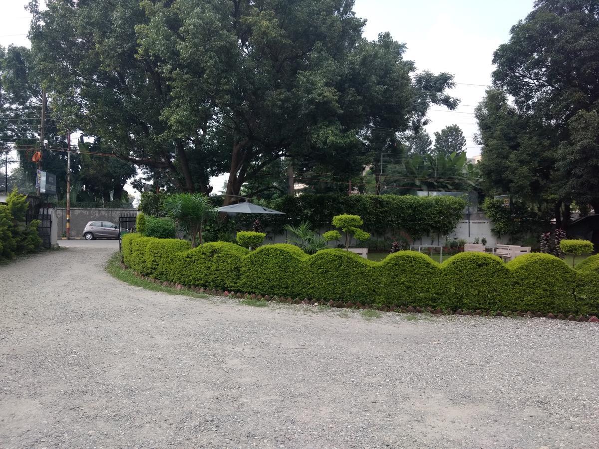 Hotel White House Dehradun Dış mekan fotoğraf